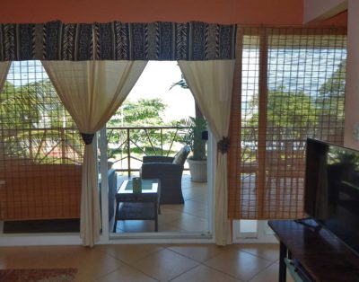 Beach Front, Top Level – Only Minutes from Town!